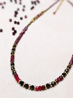 PXL_20251127_211025583.PORTRAIT Granat Jaspis Rubin Chalcedon Hematyt