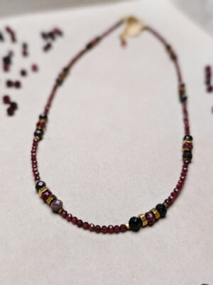 PXL_20251127_211441117.PORTRAIT Granat Jaspis Cesarski Hematyt