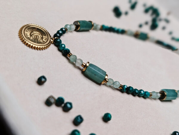 PXL_20251127_213105539.PORTRAIT Malachit Szmaragd Awenturyn Hematyt