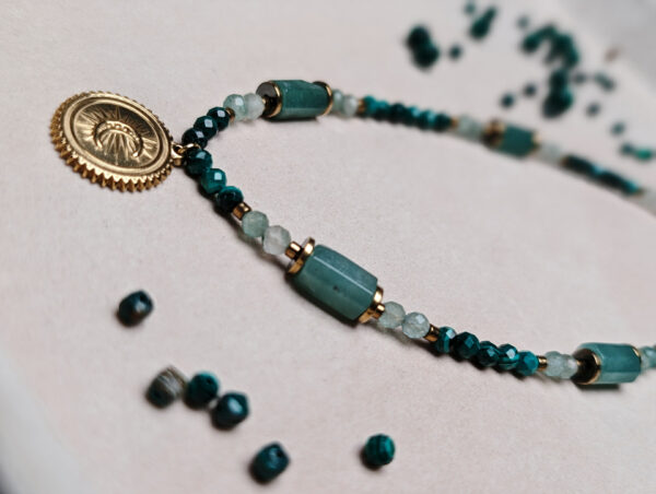 PXL_20251127_213108785.PORTRAIT Malachit Szmaragd Awenturyn Hematyt