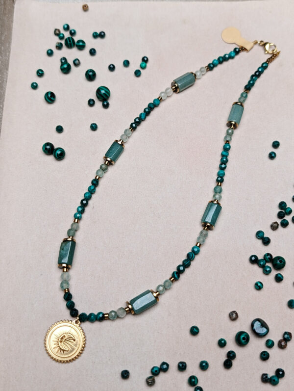 PXL_20251127_213125021.PORTRAIT.ORIGINAL Malachit Szmaragd Awenturyn Hematyt