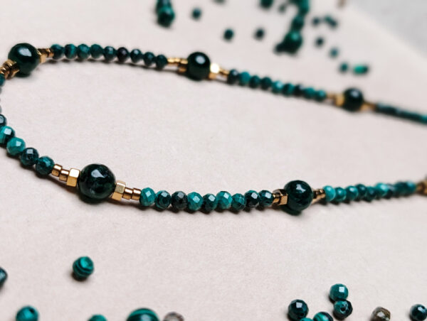 PXL_20251127_213751162.PORTRAIT Jadeit Malachit Hematyt