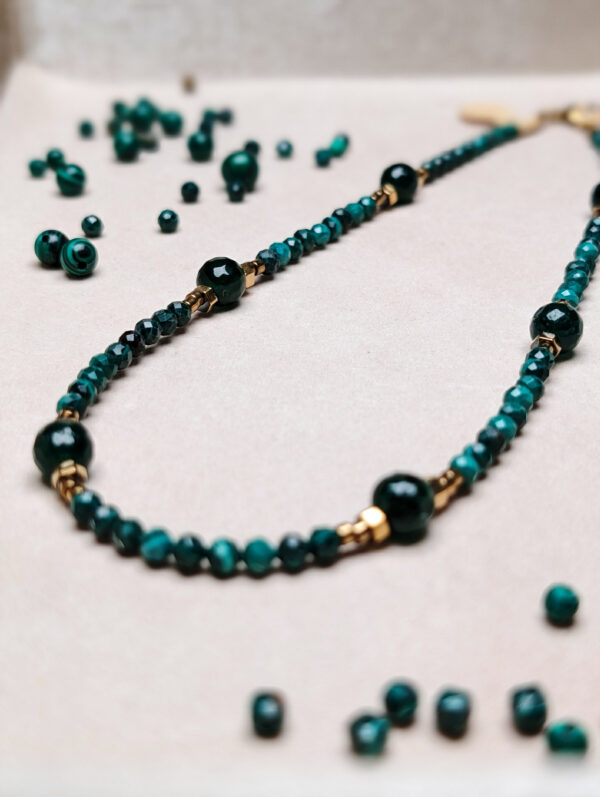 PXL_20251127_213816300.PORTRAIT Jadeit Malachit Hematyt