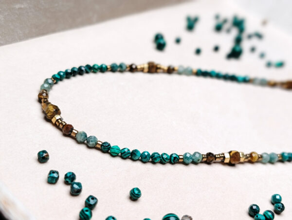 PXL_20251127_213944928.PORTRAIT Malachit Szmaragd Tygrysie Oko Hematyt