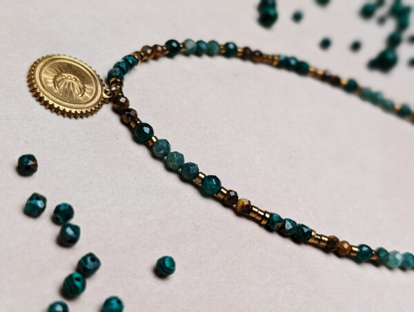 PXL_20251127_214427865.PORTRAIT Malachit Jadeit Tygrysie Oko Hematyt Szmaragd