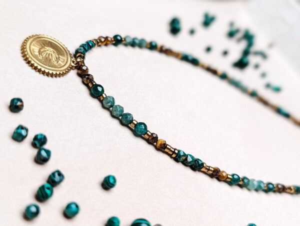 PXL_20251127_214457511.PORTRAIT Malachit Jadeit Tygrysie Oko Hematyt Szmaragd