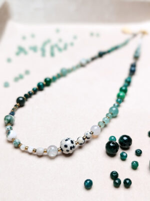 PXL_20251127_215340509.PORTRAIT Agat Mszysty Kamień Ksieżycowy Masa Perłowa Hematyt Agat Indyjski Jadeit Malachit Apatyt Awenturyn Jaspis Dalmatyński