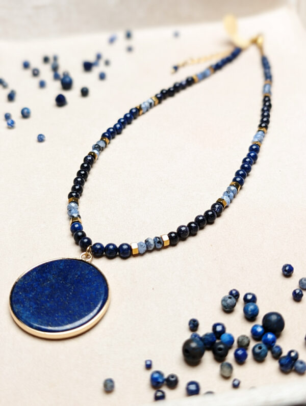 PXL_20251127_220557944.PORTRAIT Lapis Lazuli Noc Kairu Jaspis Cesarski Hematyt