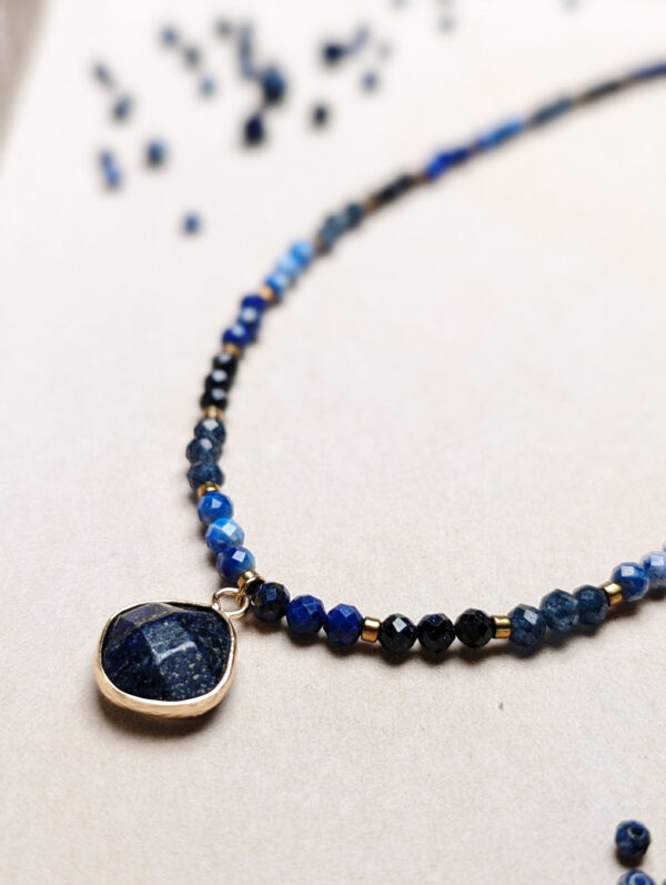 PXL_20251127_221815122.PORTRAIT Lapis Lazuli Noc Kairu Szafir