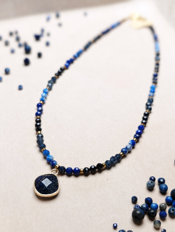 PXL_20251127_221838531.PORTRAIT(1) Lapis Lazuli Noc Kairu Szafir