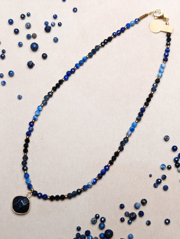 PXL_20251127_221857673.PORTRAIT.ORIGINAL Lapis Lazuli Noc Kairu Szafir