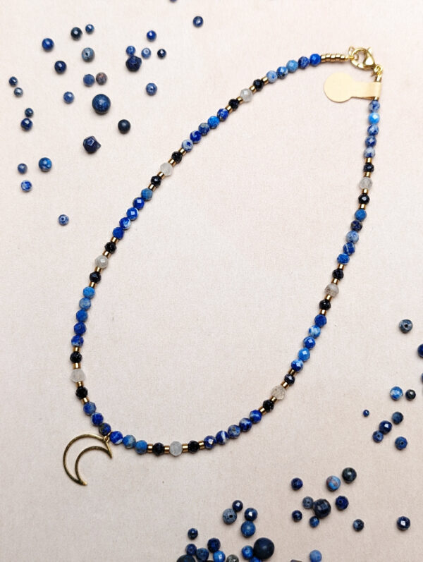 PXL_20251127_222124363.PORTRAIT.ORIGINAL Lapis Lazuli Noc Kairu Labradoryt