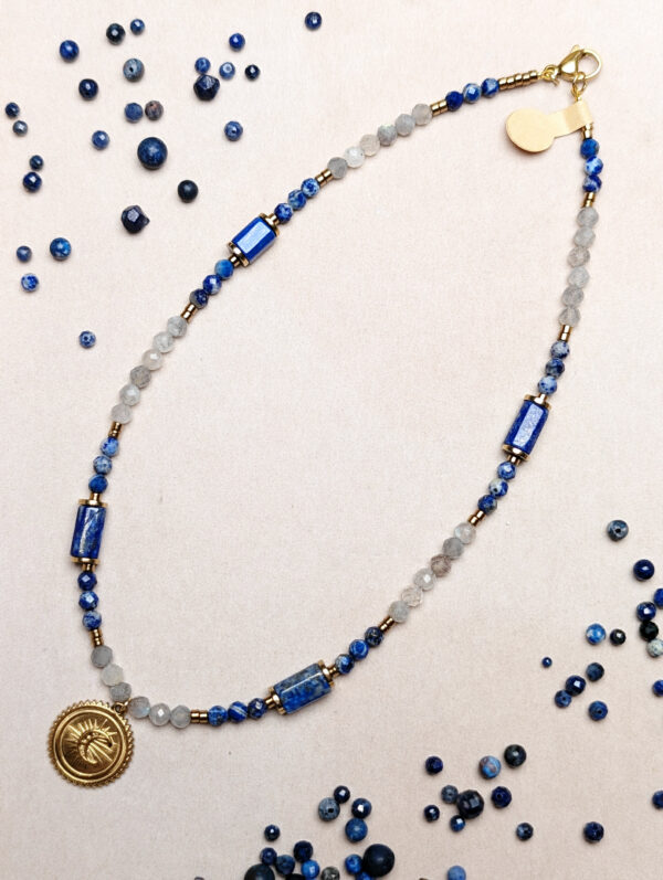 PXL_20251127_222306046.PORTRAIT.ORIGINAL Lapis Lazuli Hematyt Labradoryt