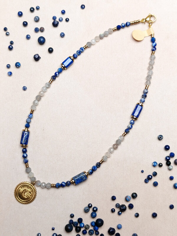 PXL_20251127_222413983.PORTRAIT.ORIGINAL Lapis Lazuli Hematyt Labradoryt