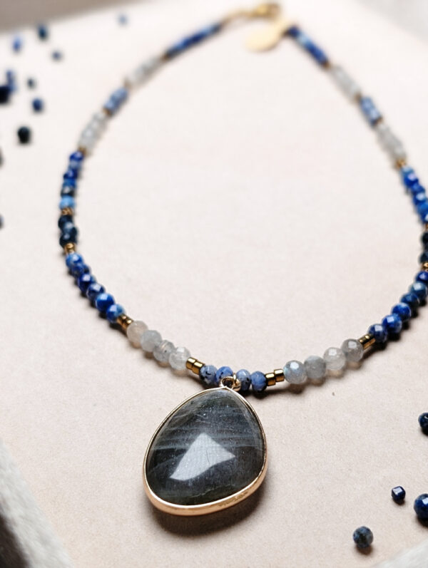 PXL_20251127_222756970.PORTRAIT(1) Lapis Lazuli Szafir Labrador