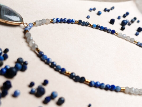 PXL_20251127_222810603.PORTRAIT(1) Lapis Lazuli Szafir Labrador