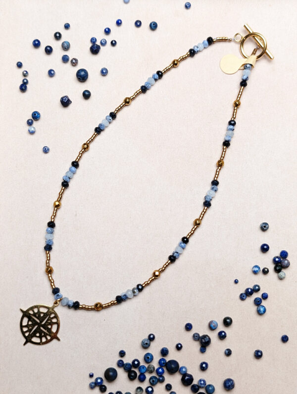 PXL_20251127_223003686.PORTRAIT.ORIGINAL Chalcedon Jaspis Akwamaryn Hematyt