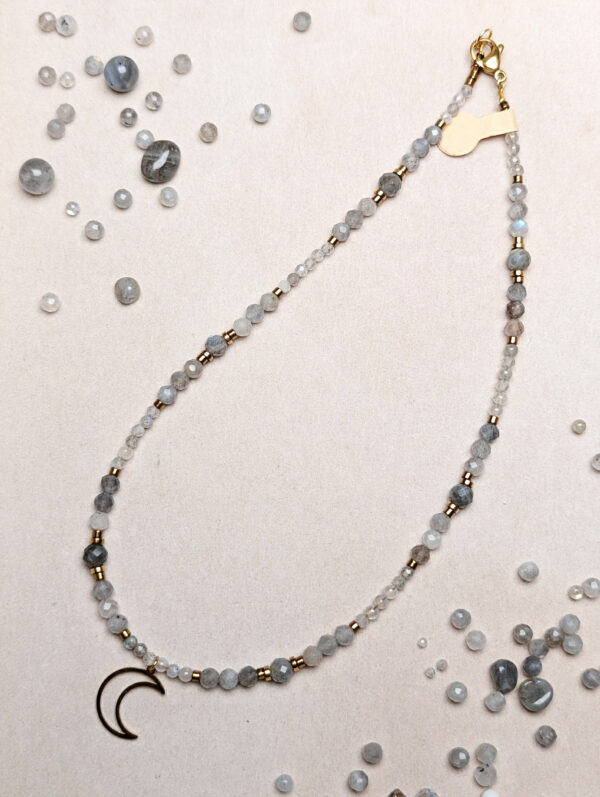 PXL_20251127_225203749.PORTRAIT.ORIGINAL Labradoryt Hematyt