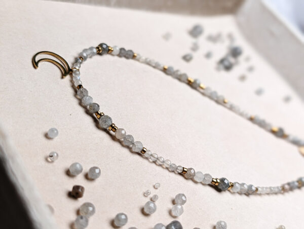 PXL_20251127_225216512.PORTRAIT Labradoryt Hematyt