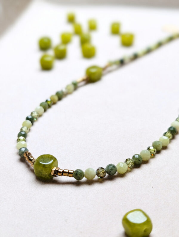 PXL_20251201_145449597.PORTRAIT Kryształ Górski Cyrkonia Jadeit Peridot Hematyt