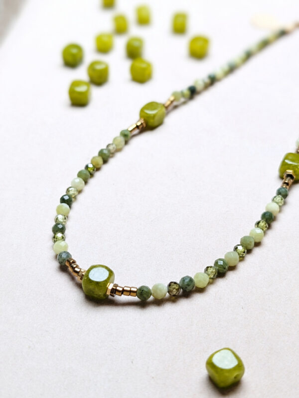 PXL_20251201_145454076.PORTRAIT Kryształ Górski Cyrkonia Jadeit Peridot Hematyt