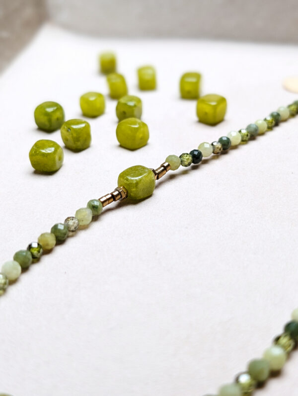 PXL_20251201_145516647.PORTRAIT Kryształ Górski Cyrkonia Jadeit Peridot Hematyt