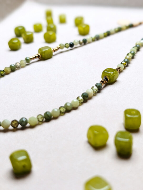 PXL_20251201_145522222.PORTRAIT Kryształ Górski Cyrkonia Jadeit Peridot Hematyt