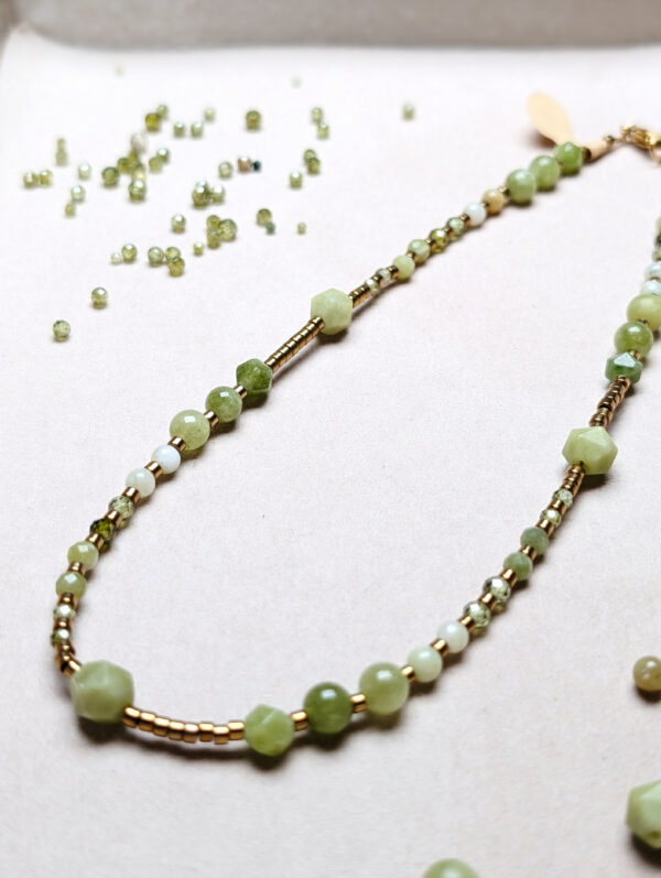 PXL_20251201_145925397.PORTRAIT Jadeit Kanadyjski Cyrkonia Oliwin Turmalin Agat