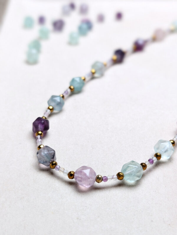 PXL_20251201_154342772.PORTRAIT Hematyt Fluoryt