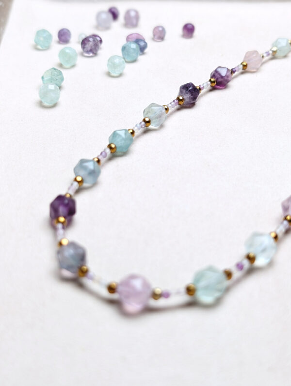 PXL_20251201_154356118.PORTRAIT Hematyt Fluoryt