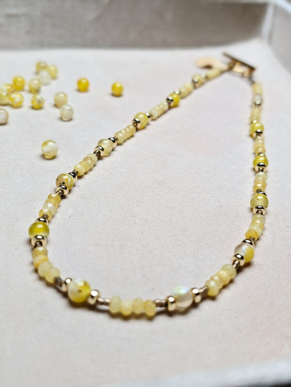 PXL_20251201_210639877.PORTRAIT Agat Żółty Chalcedon Hematyt