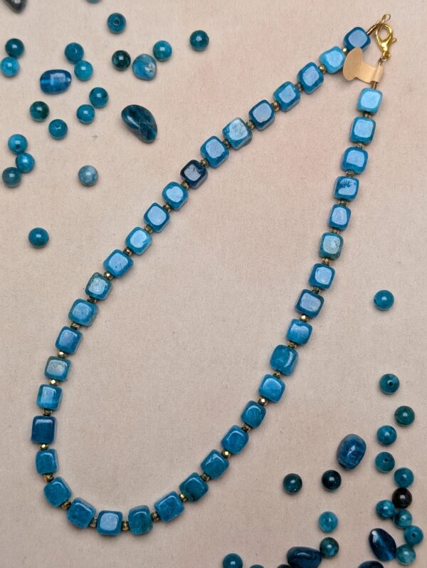 PXL_20251201_214207563.PORTRAIT.ORIGINAL Apatyt Spinel