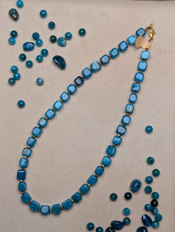 PXL_20251201_214217316 Apatyt Spinel