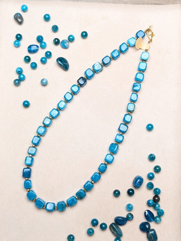 PXL_20251201_214246336.PORTRAIT.ORIGINAL Apatyt Spinel