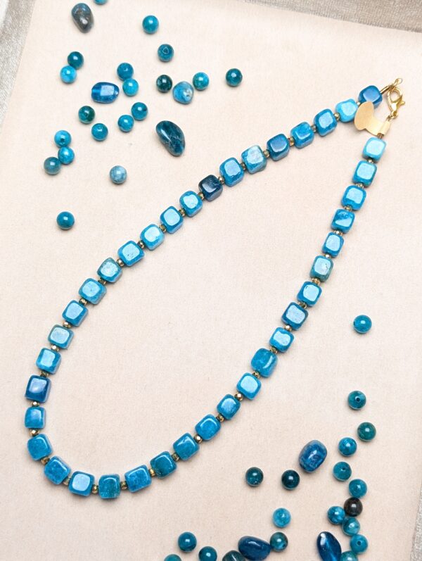 PXL_20251201_214252332.PORTRAIT.ORIGINAL Apatyt Spinel