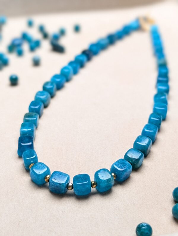 PXL_20251201_214303462.PORTRAIT Apatyt Spinel