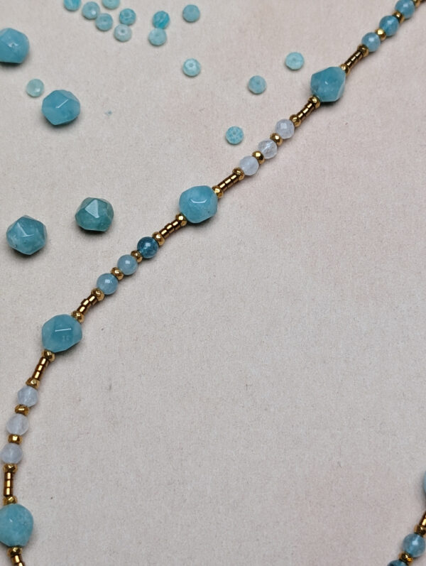 PXL_20251201_215641463.PORTRAIT.ORIGINAL Akwamaryn Hematyt Larimar