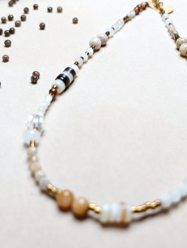 PXL_20251202_083426837.PORTRAIT.ORIGINAL Masa Perłowa Agat Jadeit Kryształ Kamień Księżycowy