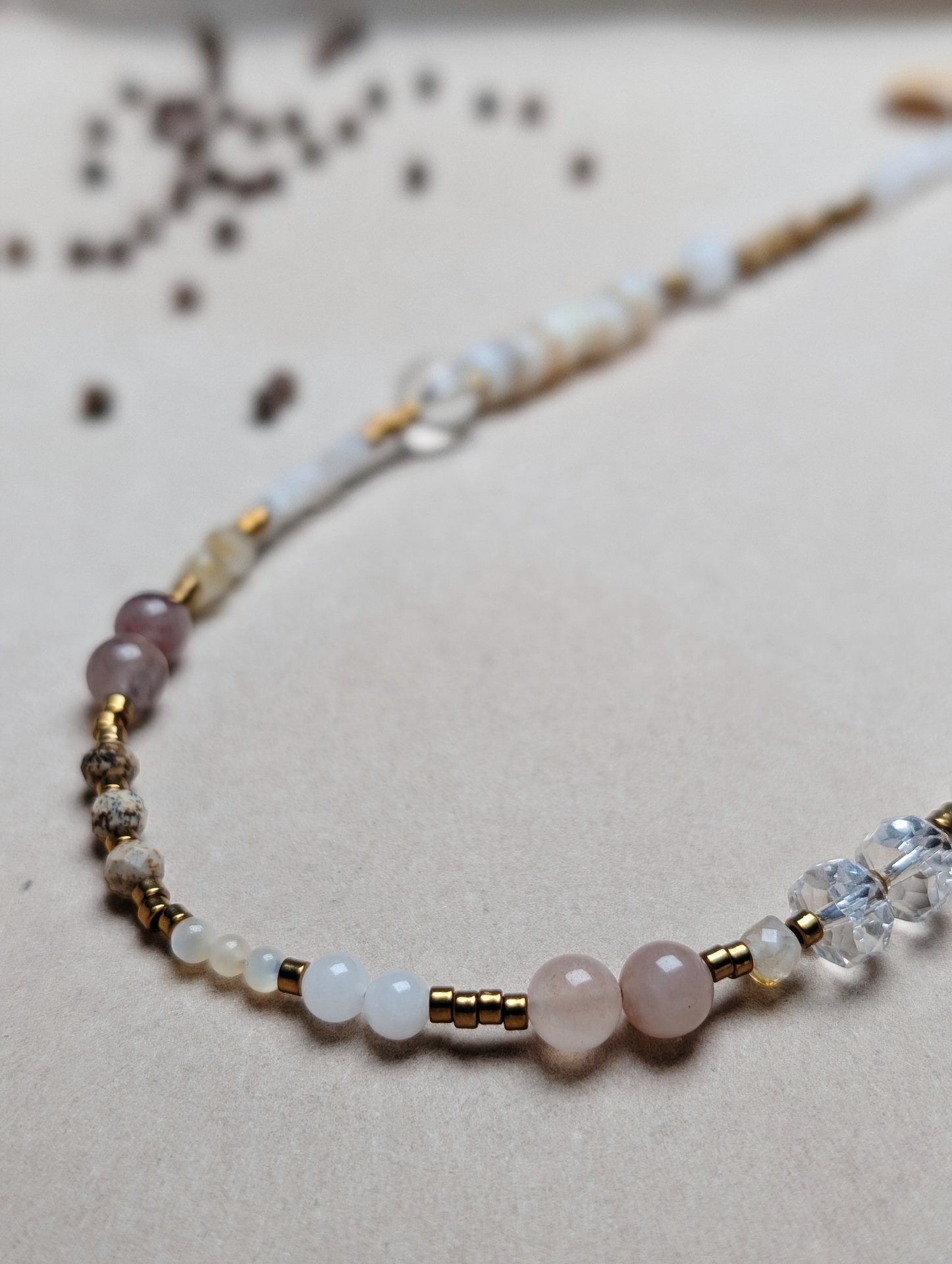 PXL_20251202_083950255.PORTRAIT Masa Perłowa Agat Jadeit Kryształ Kamień Księżycowy