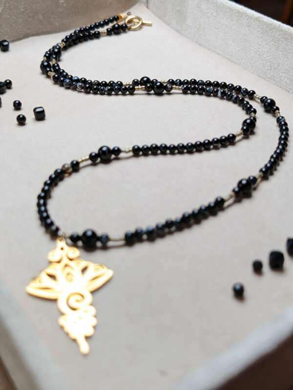 PXL_20251202_092450198.PORTRAIT.ORIGINAL Agat Czarny