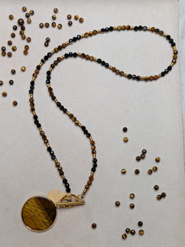 PXL_20251202_094233638.PORTRAIT.ORIGINAL Tygrysie Oko Agat Botswana