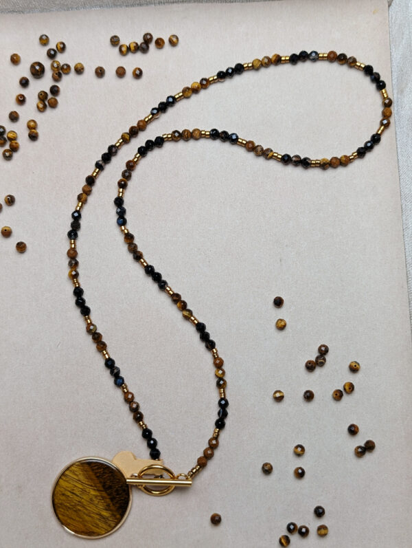 PXL_20251202_094422906.PORTRAIT.ORIGINAL Tygrysie Oko Agat Botswana