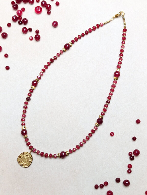 PXL_20251202_100244682.PORTRAIT.ORIGINAL Chalcedon Hematyt