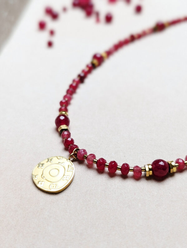 PXL_20251202_100259321.PORTRAIT Chalcedon Hematyt