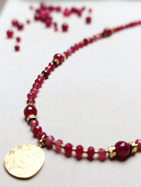 PXL_20251202_100310124.PORTRAIT Chalcedon Hematyt