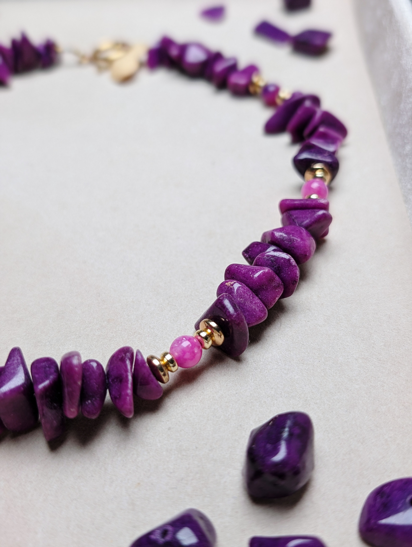 PXL_20251202_153528396.PORTRAIT Jadeit Hematyt